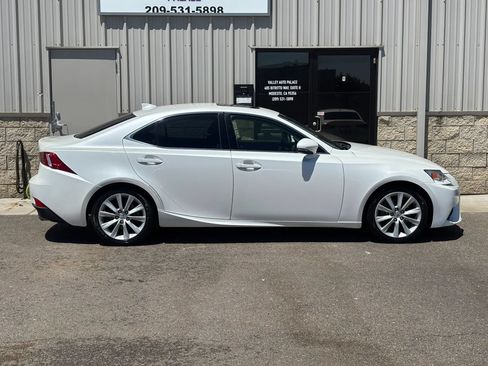 Used 2015 Lexus IS 250 RWD image 2