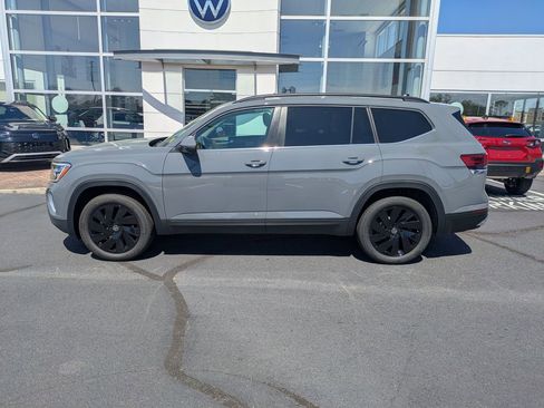 New 2026 Volkswagen Atlas SE FWD image 8