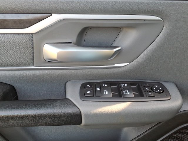 Used 2020 RAM 1500 Big Horn AWD/4WD image 11