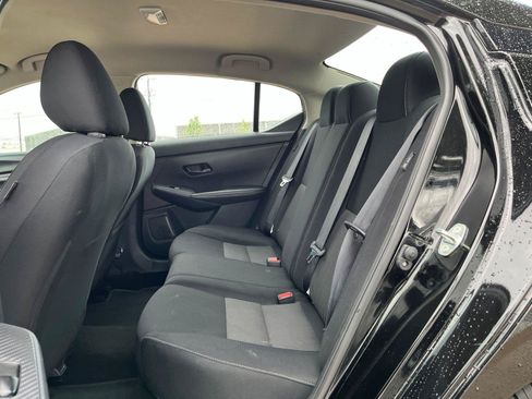 Used 2024 Nissan Sentra SV FWD image 8