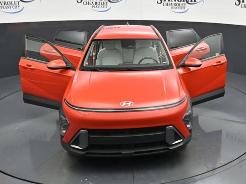 Used 2025 Hyundai Kona SEL FWD image 34