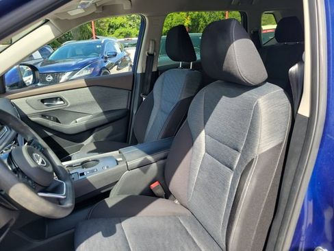 Certified 2023 Nissan Rogue SV FWD image 17