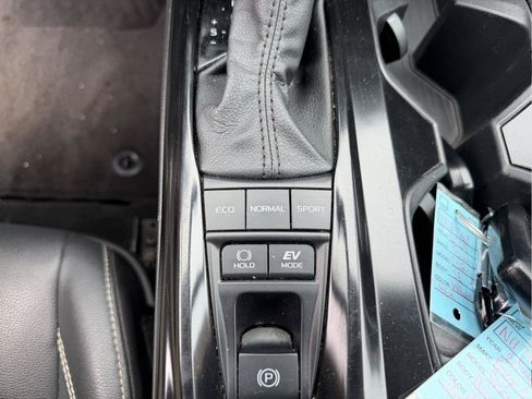 Used 2025 Toyota Camry SE w/ Convenience Package AWD/4WD image 14