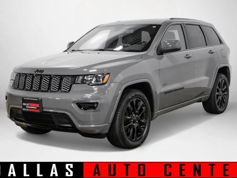 Used 2021 Jeep Grand Cherokee Laredo X image 3