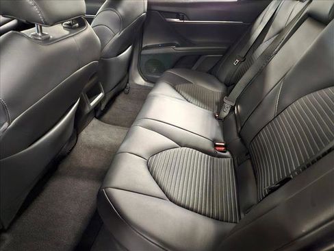Used 2019 Toyota Camry SE w/ Sunroof Package FWD image 17