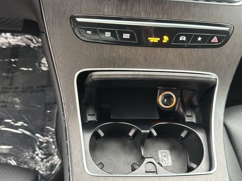 Used 2021 Mercedes-Benz GLC 300 4MATIC image 20