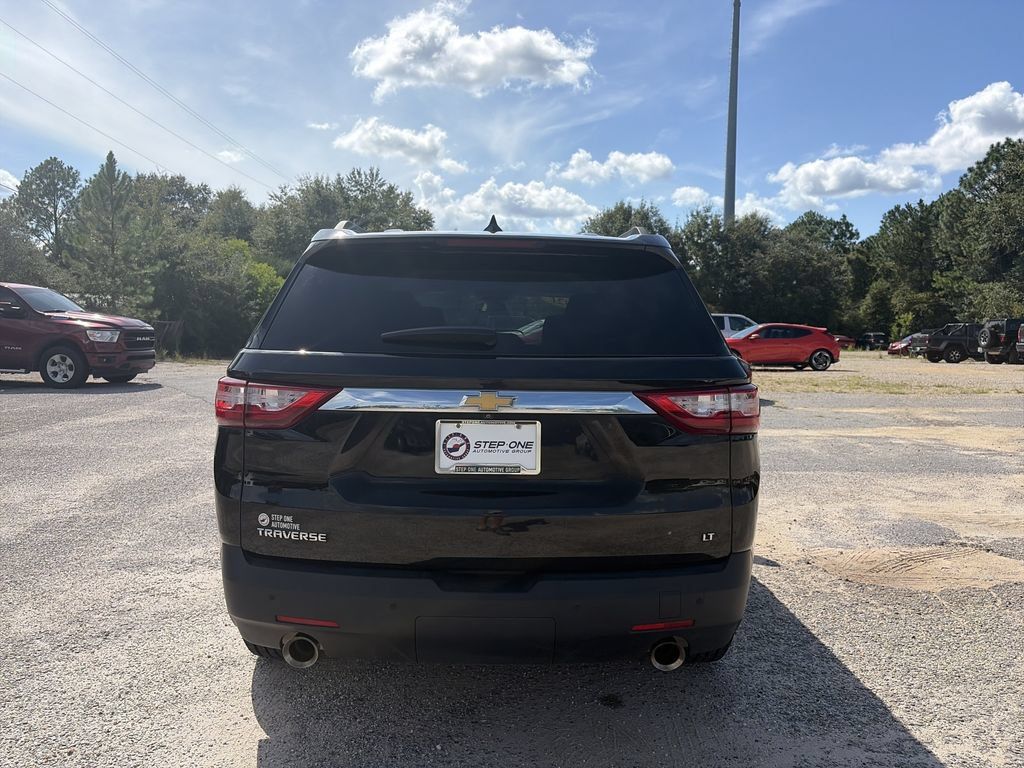 Used 2021 Chevrolet Traverse LT FWD image 5