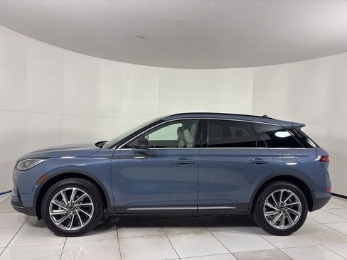 Used 2026 Lincoln Corsair Premiere image 2