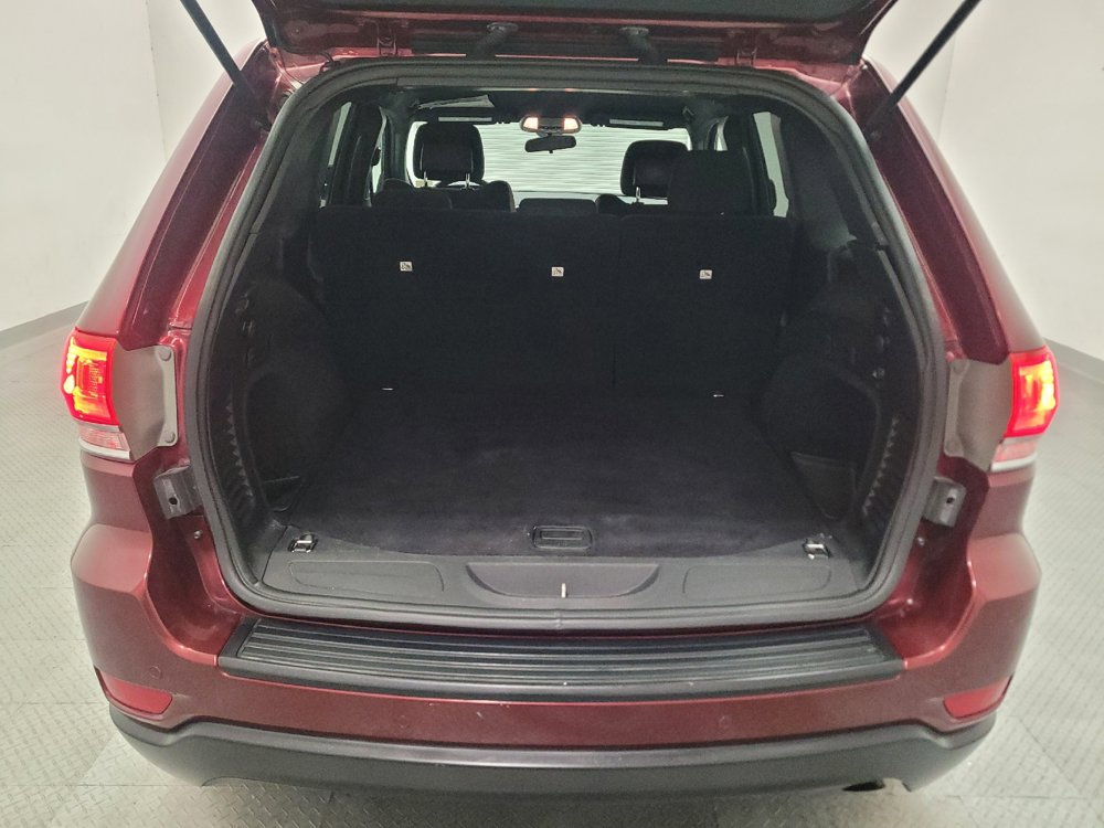 Used 2019 Jeep Grand Cherokee Laredo RWD image 29