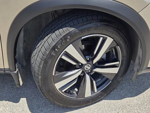 Used 2021 Nissan Rogue SL w/ Premium Package FWD image 9