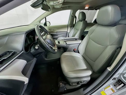 Certified 2024 Toyota Sienna XLE image 12
