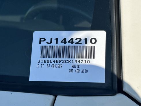 Used 2012 Toyota FJ Cruiser 4WD w/ Upgrade Pkg image 52