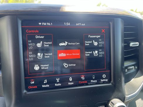 Used 2019 RAM 1500 Laramie AWD/4WD image 33