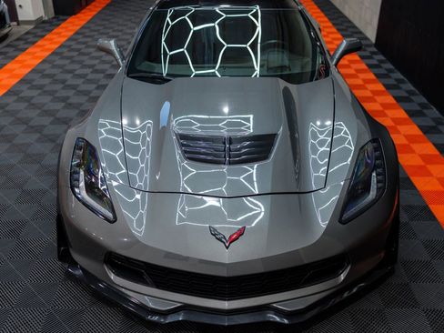 Used 2015 Chevrolet Corvette Z06 w/ Z07 Performance Package RWD image 13