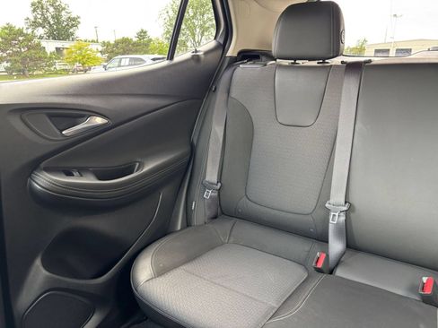 Used 2025 Buick Encore GX Preferred AWD/4WD image 39