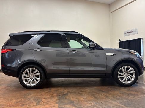 Used 2018 Land Rover Discovery HSE AWD/4WD image 11