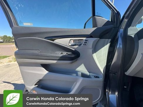 Used 2018 Honda Pilot Touring image 25