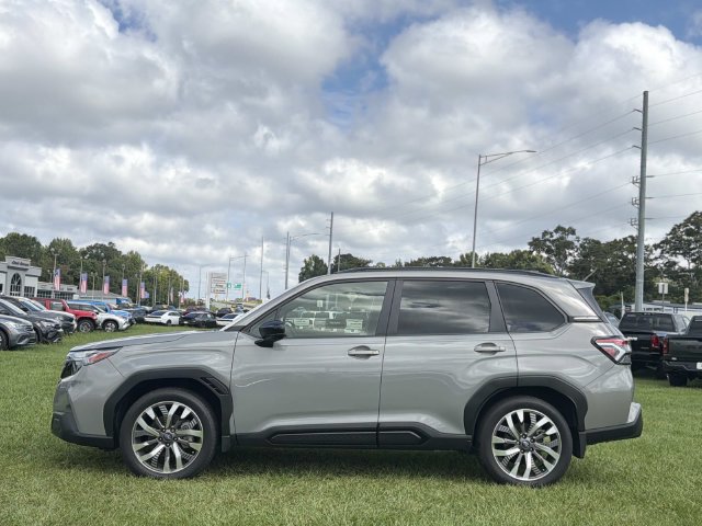 Used 2025 Subaru Forester Touring AWD/4WD image 11