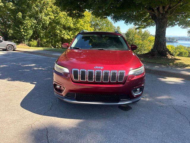 Used 2019 Jeep Cherokee Limited AWD/4WD image 2