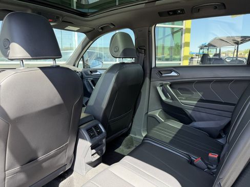 Used 2024 Volkswagen Tiguan SE R-Line FWD image 31