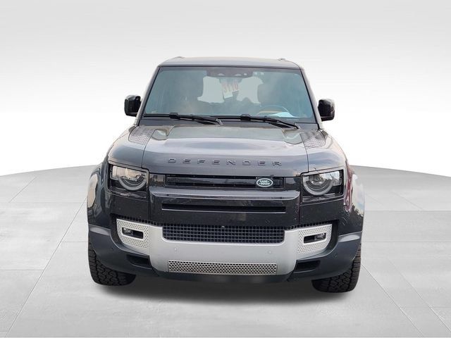 Used 2023 Land Rover Defender 130 SE AWD/4WD image 2