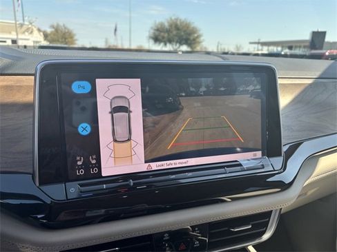 Certified 2025 Volkswagen Atlas SE image 19