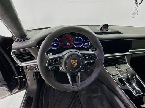 Used 2020 Porsche Panamera GTS image 12