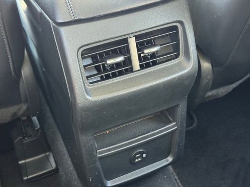 Certified 2022 Ford Edge SEL image 9