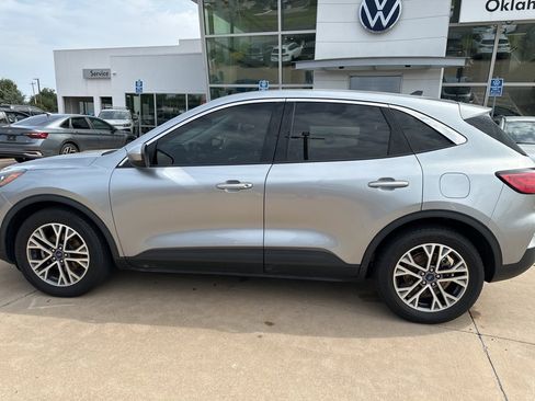 Used 2022 Ford Escape SEL image 2