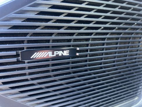 Used 2022 Jeep Wagoneer Series III w/ Flexible Seating Group image 12