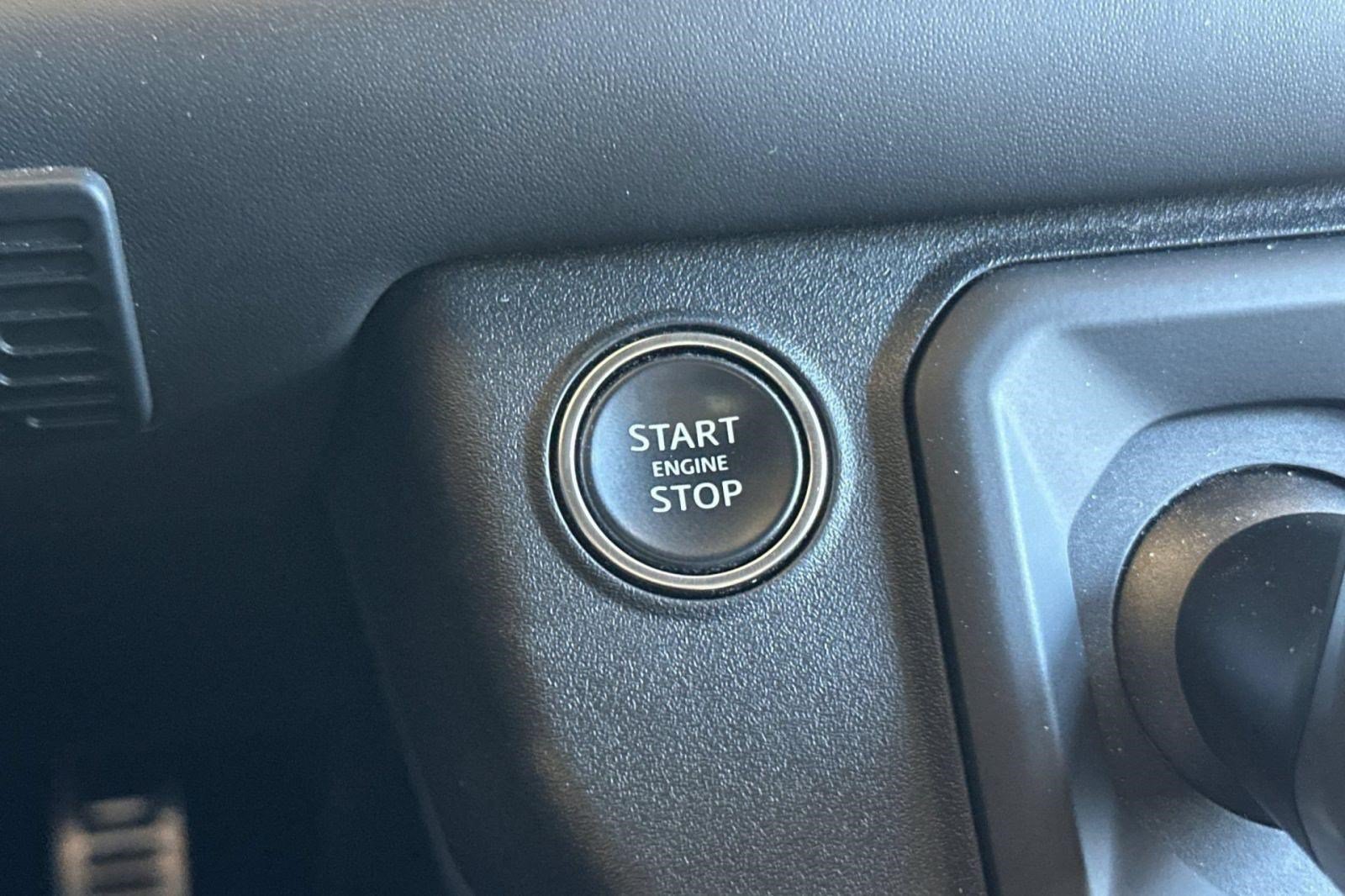 Used 2024 Land Rover Defender 110 X AWD/4WD image 14