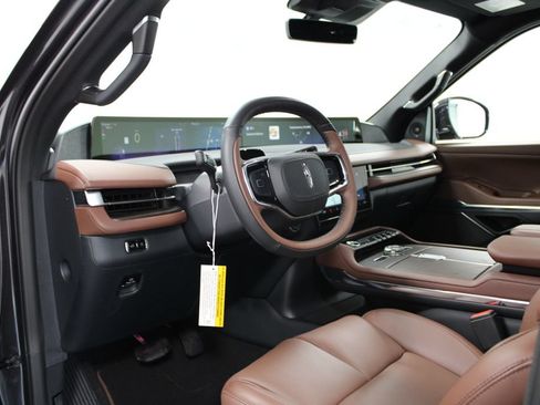 New 2026 Lincoln Navigator Reserve AWD/4WD image 25