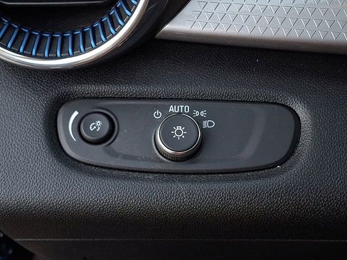 Used 2024 Chevrolet Trax LT image 23