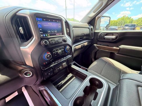 Used 2021 Chevrolet Silverado 2500 LT w/ Convenience Package AWD/4WD image 30