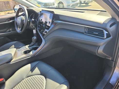 Used 2023 Toyota Camry SE image 20