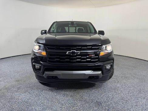 Used 2022 Chevrolet Colorado Z71 w/ Z71 Midnight Edition AWD/4WD image 2