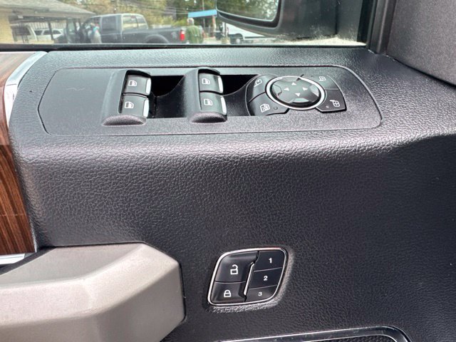 Used 2016 Ford F150 Lariat w/ Equipment Group 502A Luxury AWD/4WD image 32