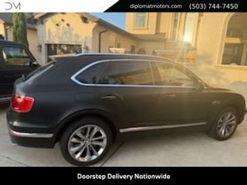 Used 2019 Bentley Bentayga AWD/4WD image 1