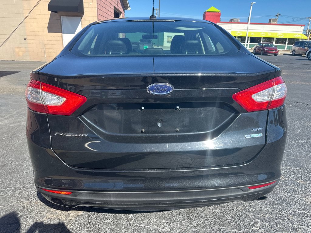 Used 2013 Ford Fusion SE FWD image 4