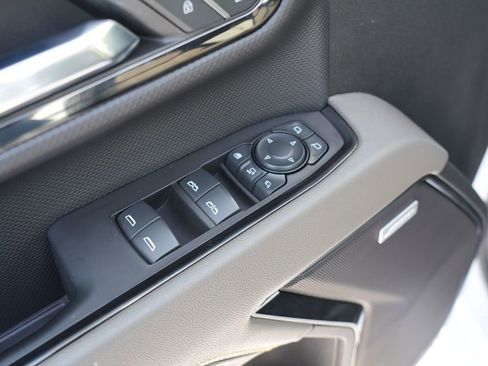 Used 2024 Chevrolet Silverado 2500 ZR2 w/ Technology Package image 18