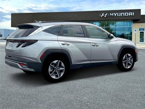 Used 2025 Hyundai Tucson SEL AWD/4WD image 8