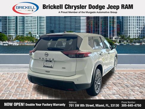 Used 2024 Nissan Rogue S AWD/4WD image 5