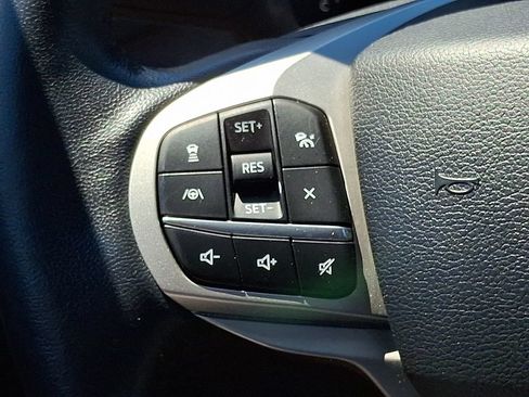 Used 2021 Ford Explorer XLT w/ Equipment Group 202A AWD/4WD image 24