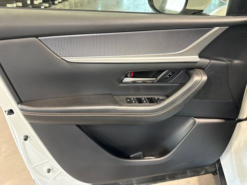 Certified 2026 MAZDA CX-90 3.3 Turbo w/ Preferred Package AWD/4WD image 9