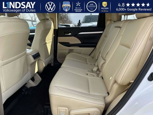 Used 2019 Toyota Highlander XLE image 13