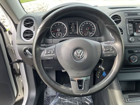 Used 2013 Volkswagen Tiguan SE FWD image 22