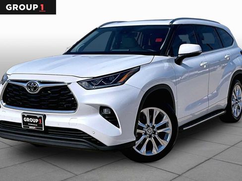 Used 2022 Toyota Highlander Limited FWD image 1