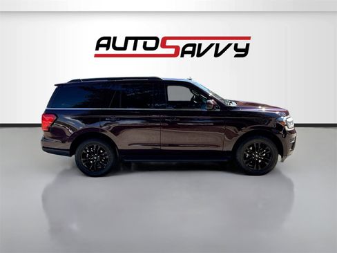 Used 2024 Ford Expedition XLT image 8