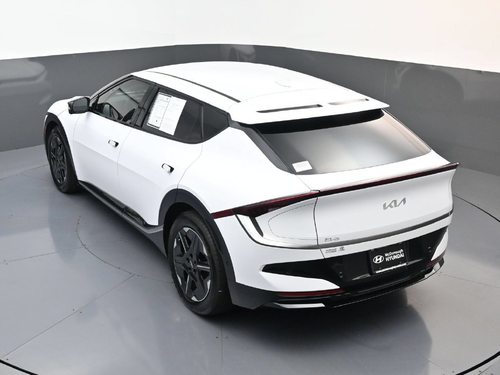Used 2025 Kia EV6 Wind RWD image 18