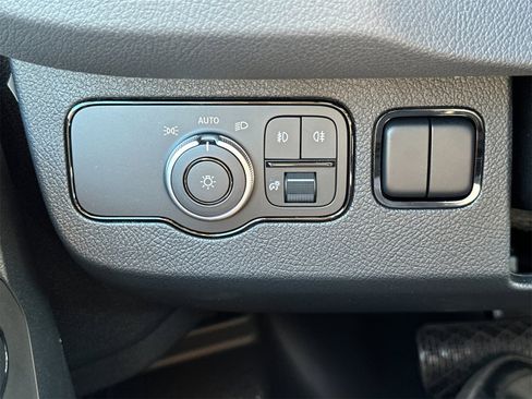 Used 2024 Mercedes-Benz Sprinter 2500 image 31